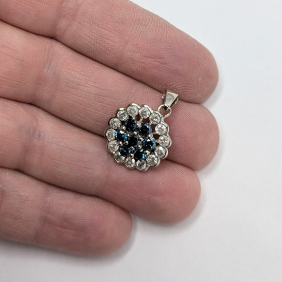 10k Blue White Diamond Pendant - Picture 6 of 7